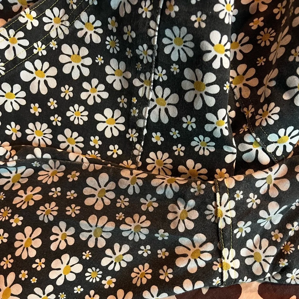 Black lazy daisy pencil pants large - Picture 5 of 5